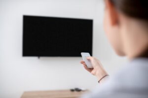 Lire la suite à propos de l’article Où et comment installer la télévision dans le salon ?